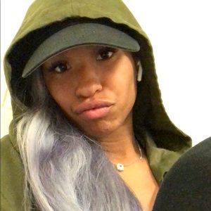 Meet your Posher, Andrea